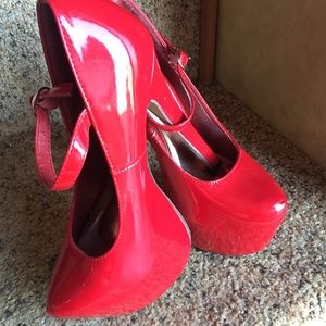 Red shoes size 6